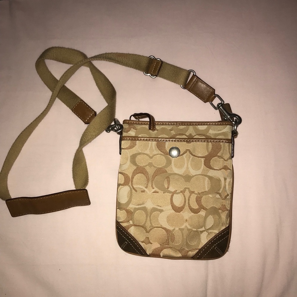 COACH Messenger Cross-Body in Signature Jacquard